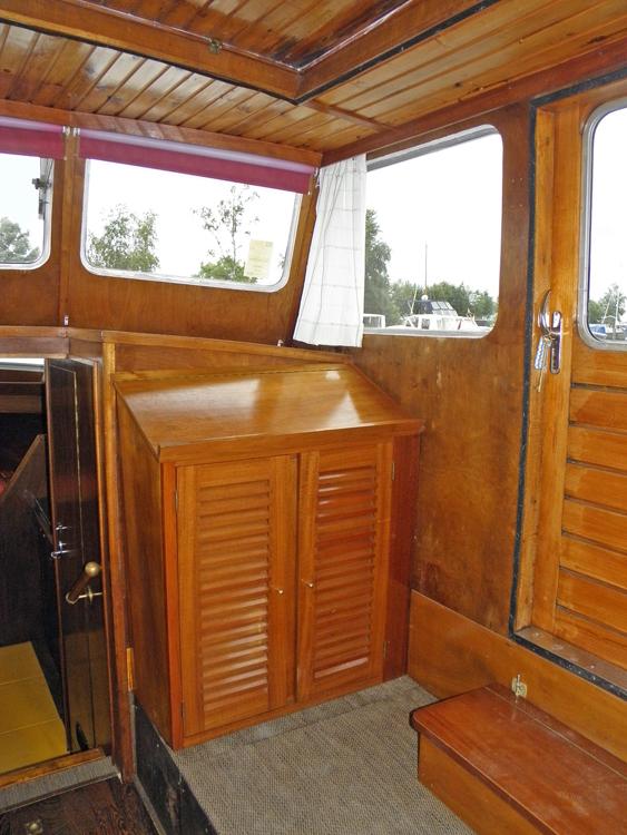 Saloon, Accommodation